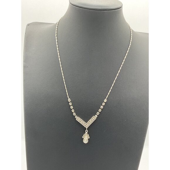 Elegant Rhinestone Necklace With Teardrop Pendant & Adjustable Chain - Picture 1 of 4